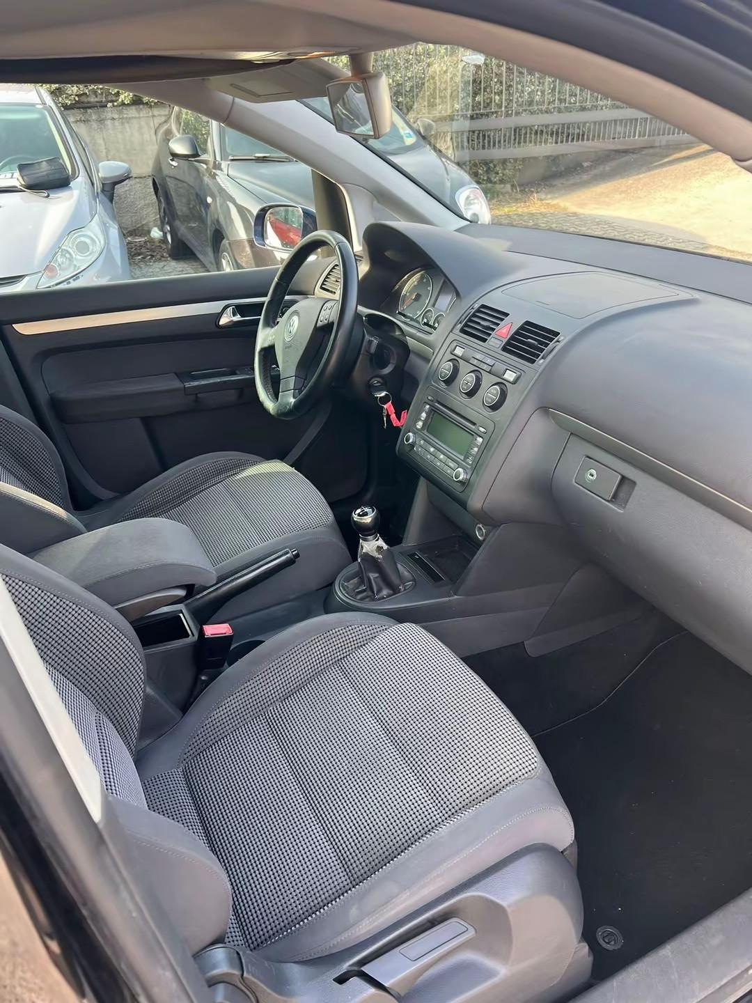 Volkswagen Touran 2.0 TDI DPF Highline