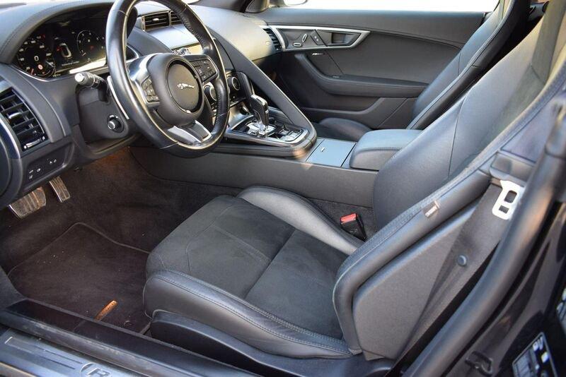 Jaguar F-Type 2.0 aut. Coupé R-Dynamic BLACK