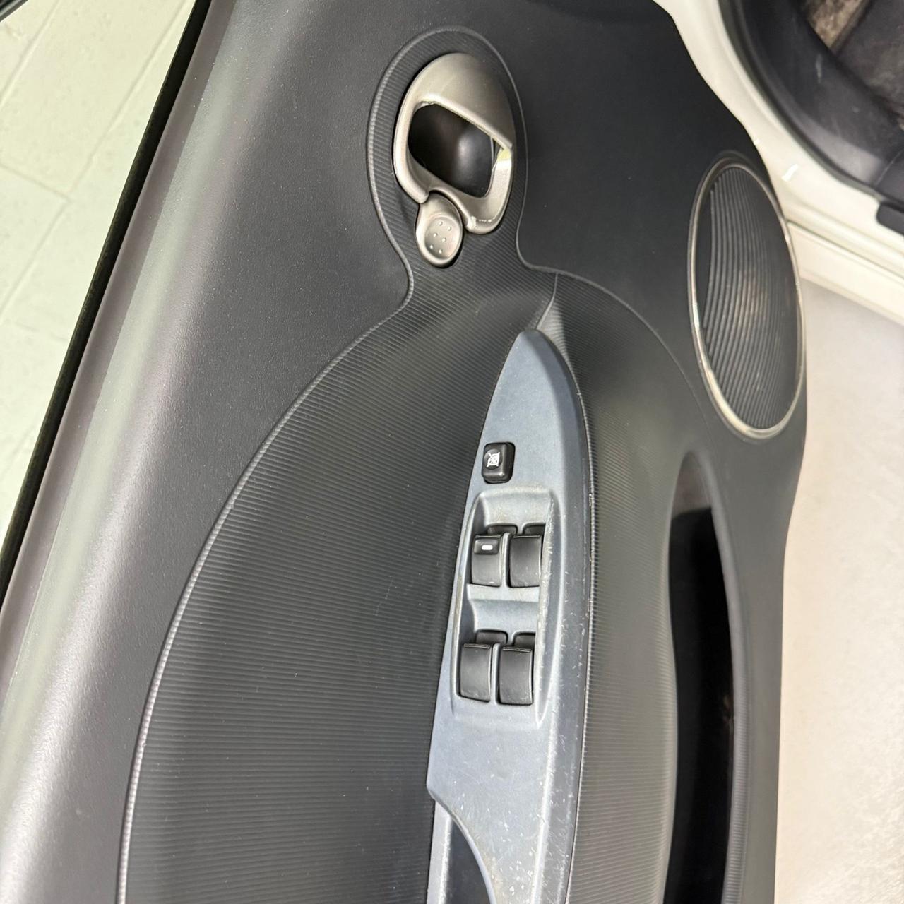 Peugeot iOn Active NEOPATENTATI TOTALMENTE ELETTRICA