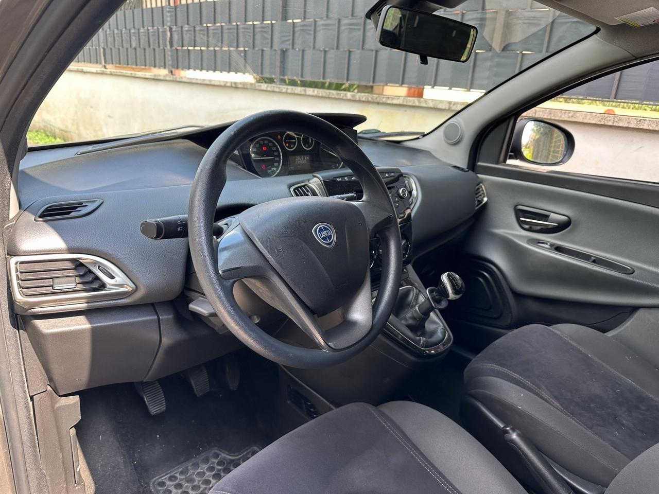 Lancia Ypsilon 1.2 69 CV 5 porte