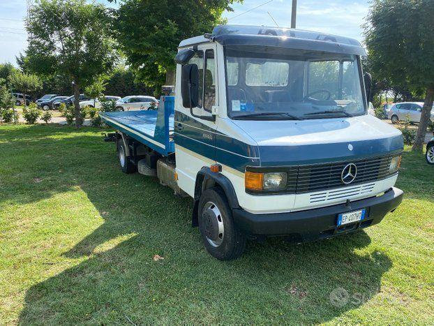 Mercedes carro attrezzi scarrabile con gru