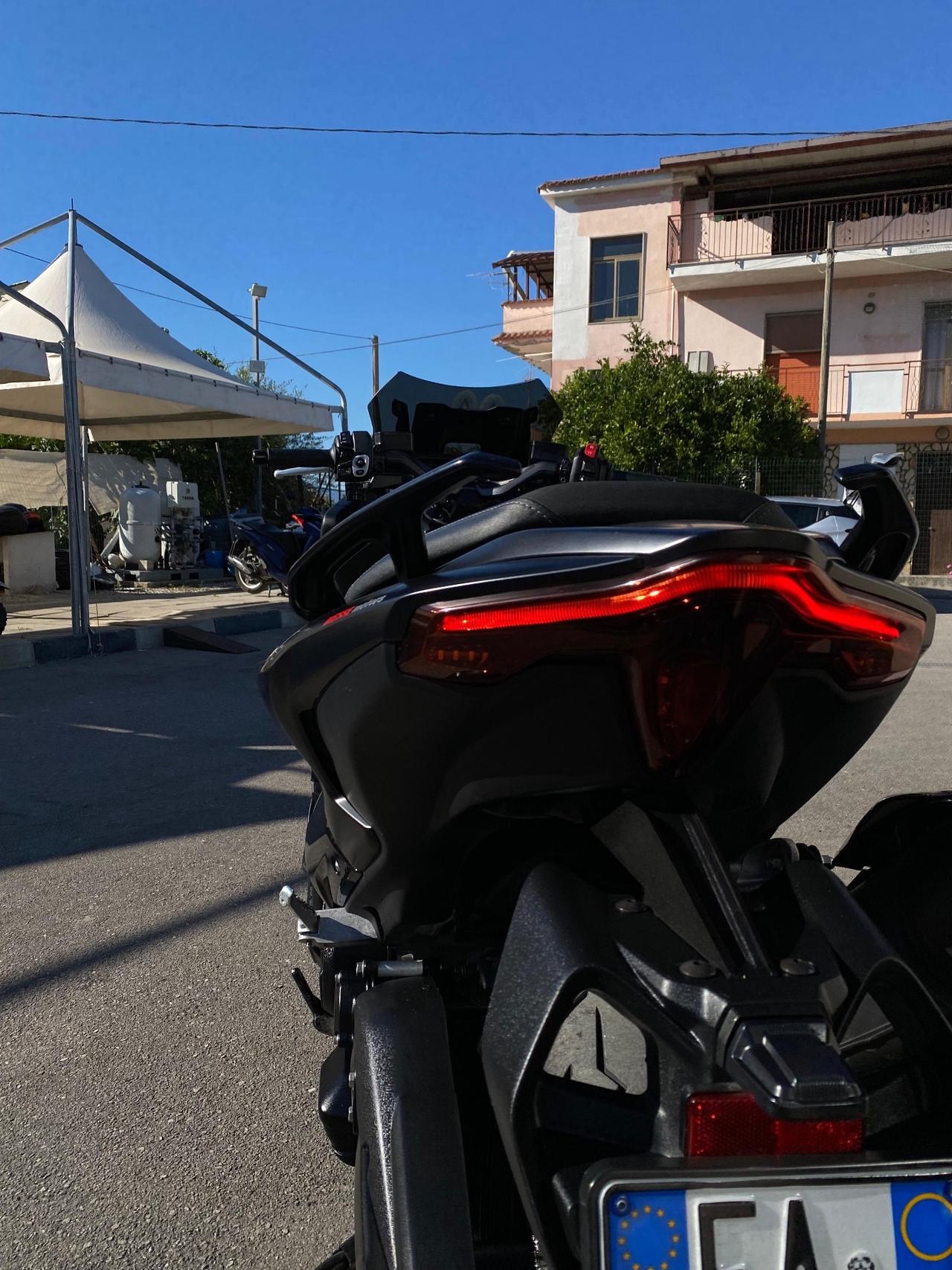 Yamaha T Max 560 black