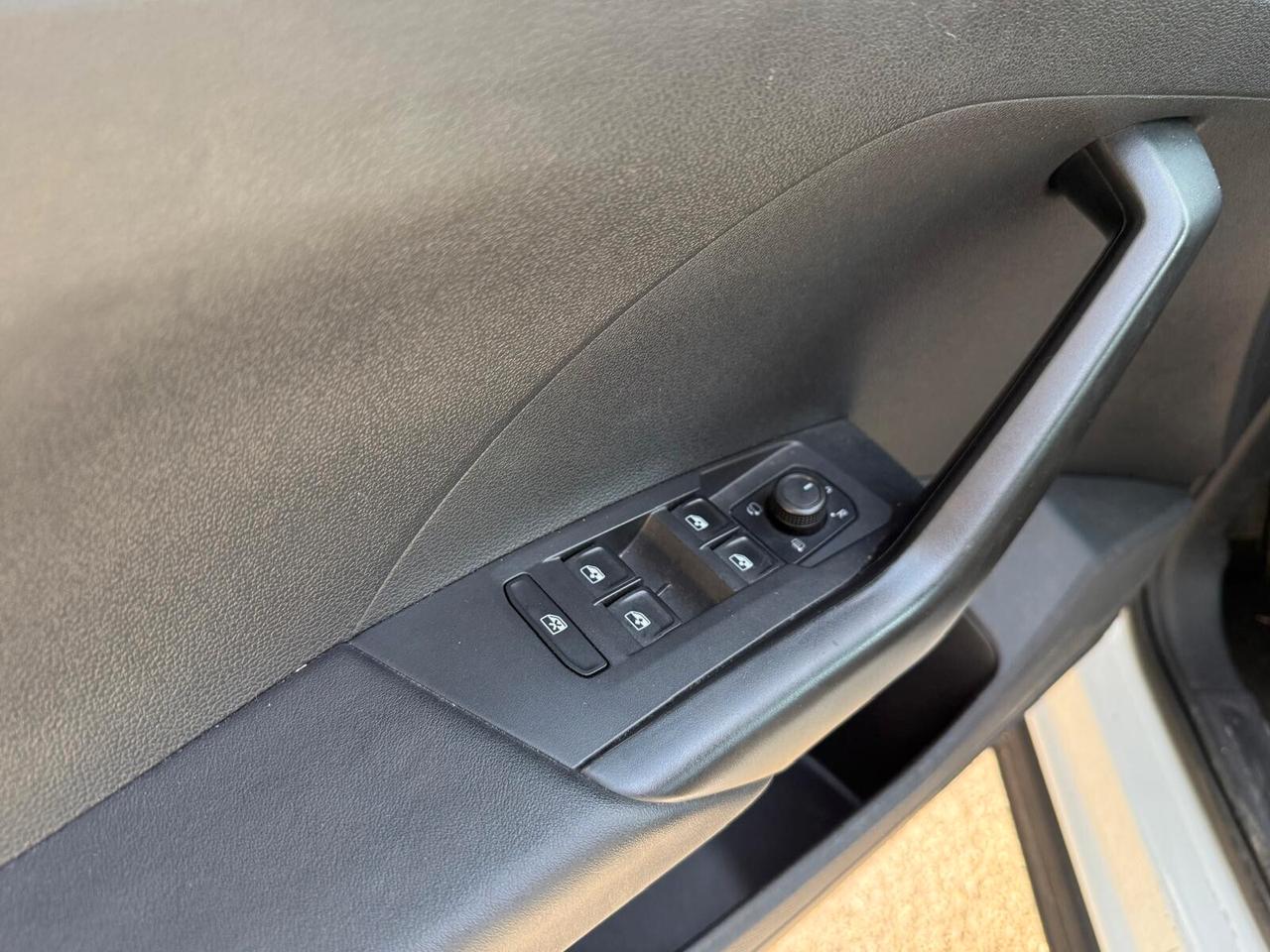 Volkswagen T-Cross 1.0 Benzina Cambio Automatico Neopatentati