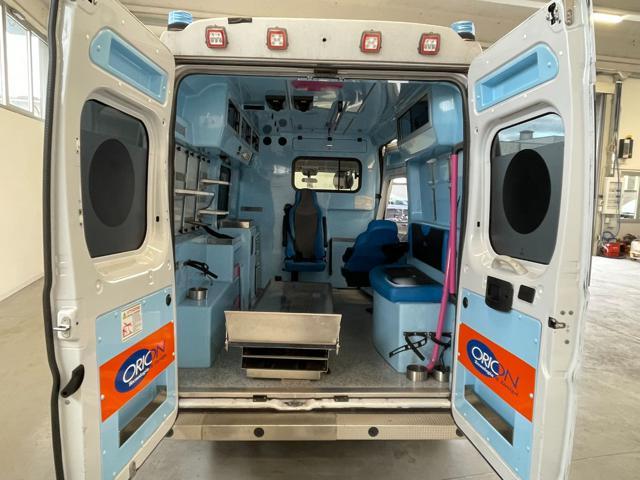 FIAT Ducato AMBULANZA 35 2.2 MJT 180CV AT9 PM CABINATO