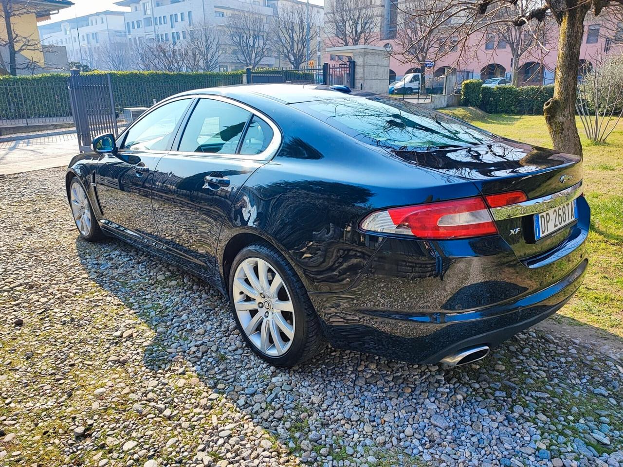 Jaguar XF 2.7D V6 luxury premium tetto panoramico