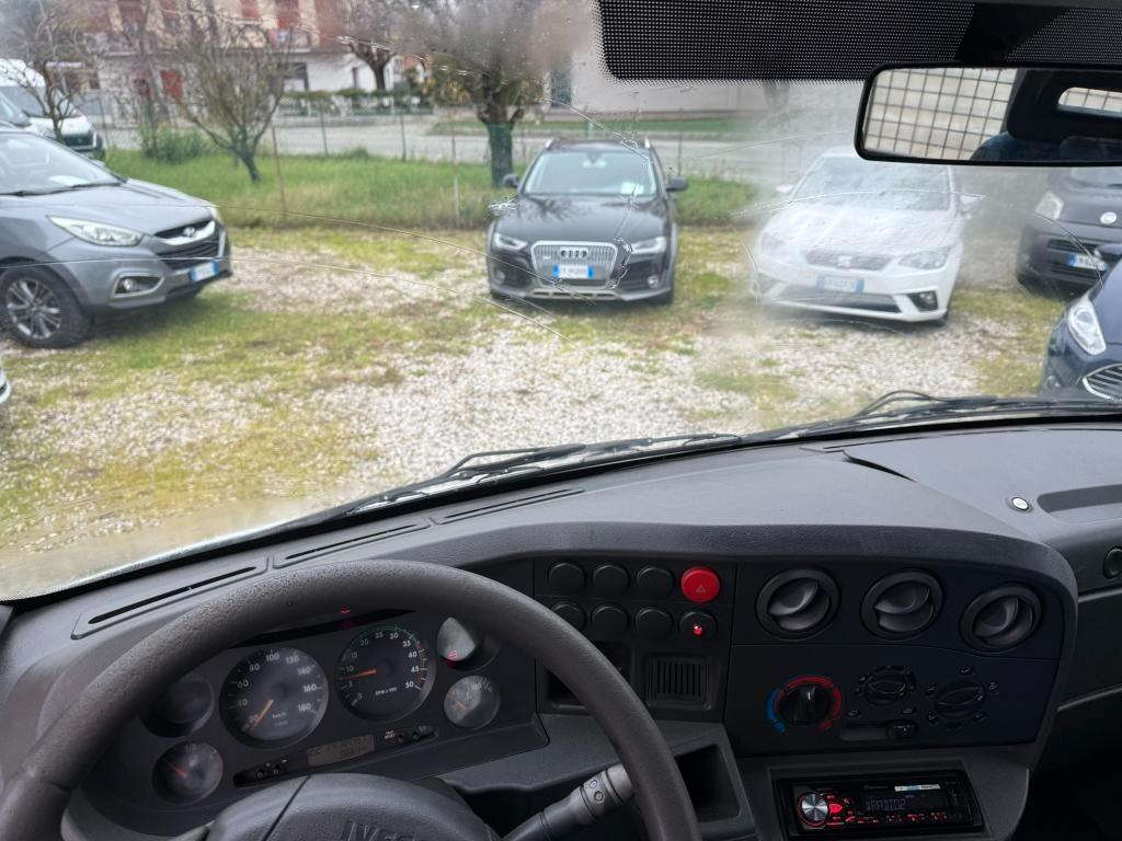 Iveco Daily 35C11A Cassonato con Gru