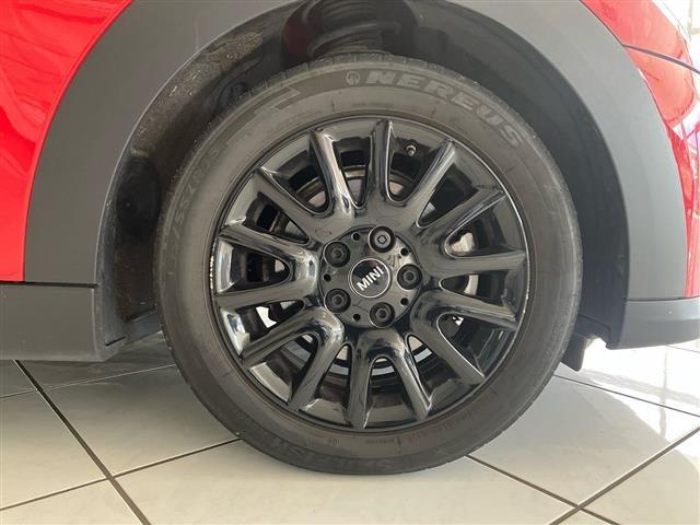 MINI Mini 5 Porte 1.5 Twin Power Turbo Cooper Essential