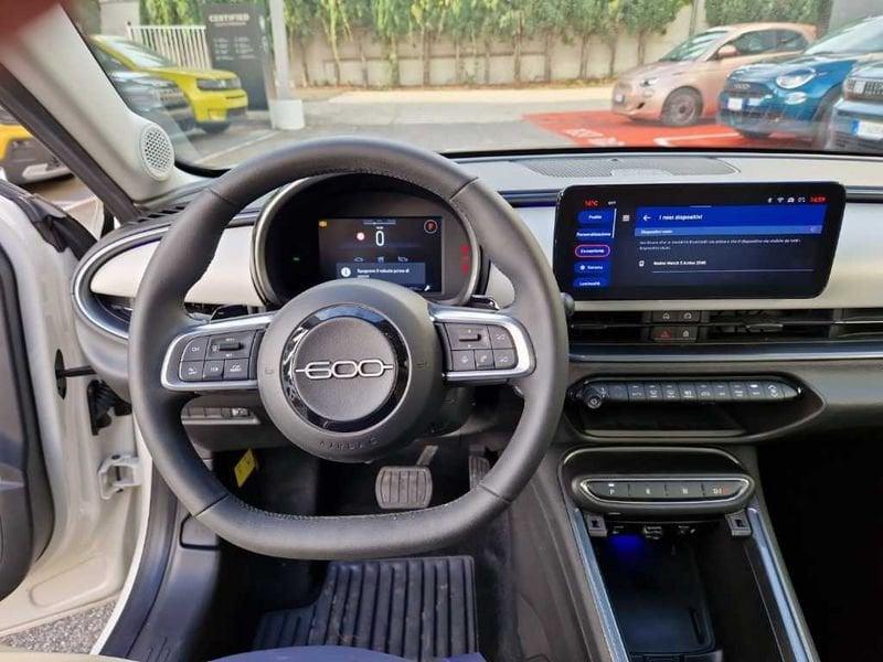 FIAT 600 (2023-->) Hybrid DCT MHEV La Prima