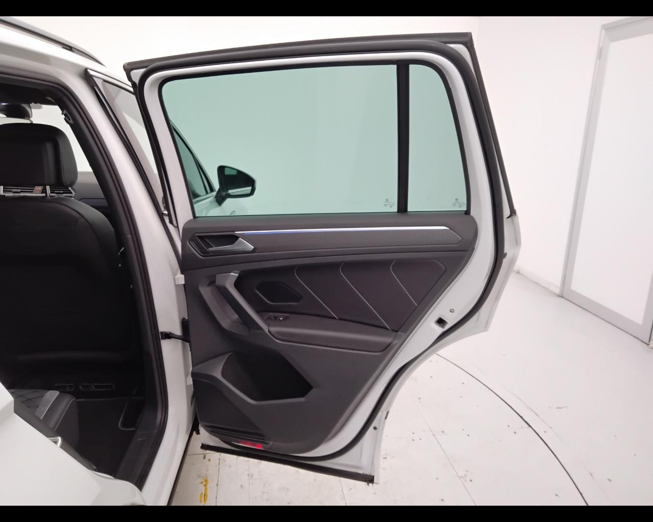 VOLKSWAGEN Tiguan II 2021 - Tiguan 2.0 tdi R-Line 4motion 150cv dsg