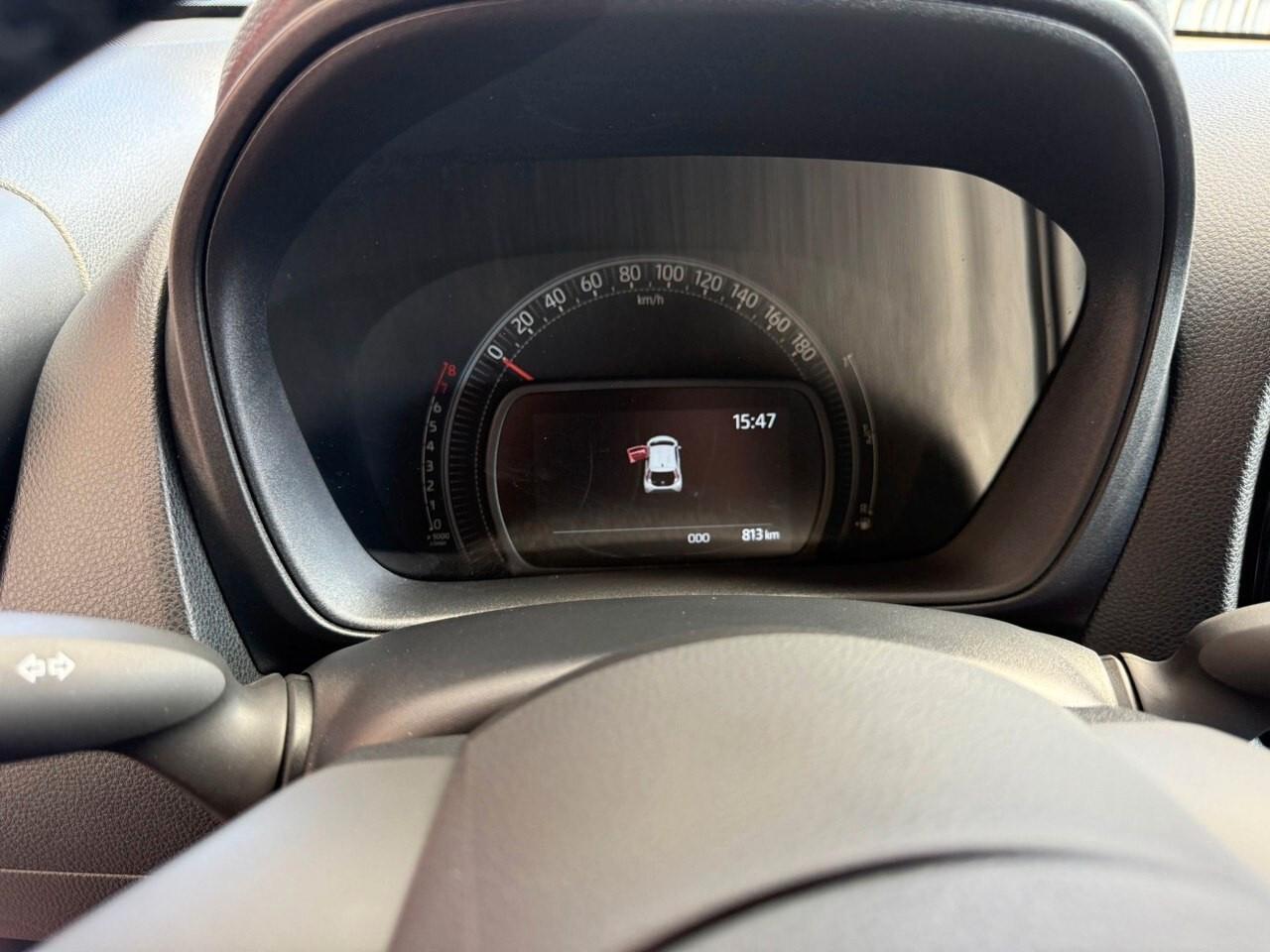 Toyota Aygo X 1.0 VVT-i 72 CV 5 porte Lounge - AUTOMATICA . SOLO 800 KM