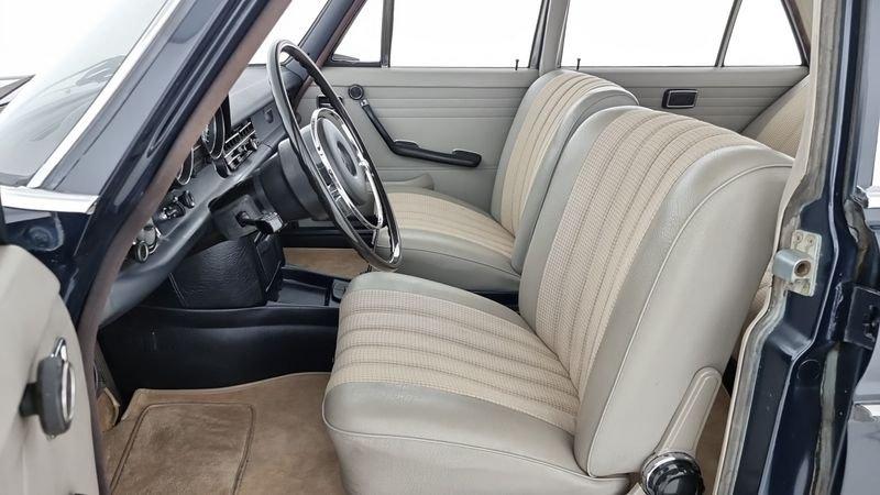 Mercedes-Benz W115 200 200 8 - condizioni impeccabili