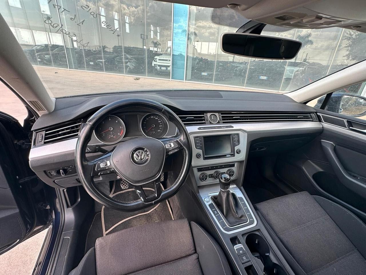 Volkswagen Passat 1.6 TDI 120cv offerta T-Stock prezzo imperdibile