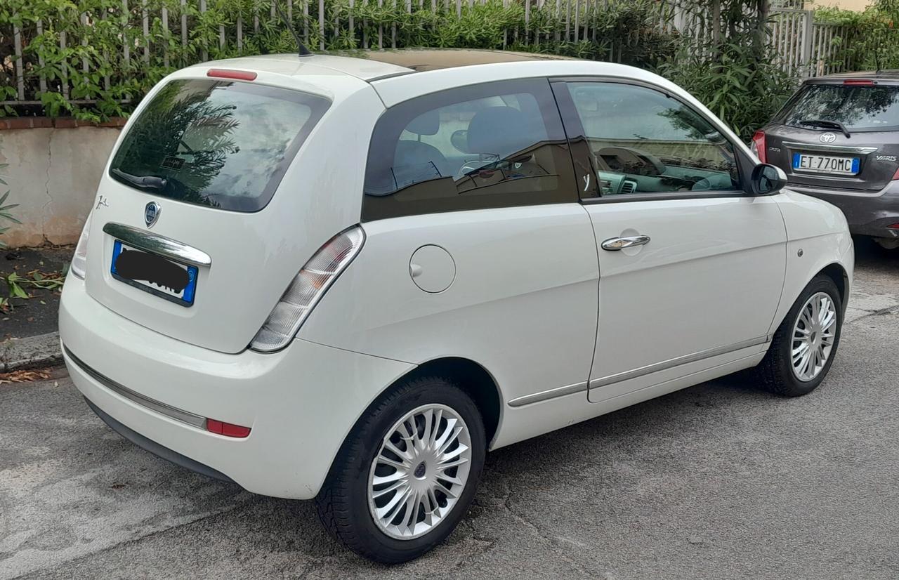 Lancia Ypsilon 1.2 Argento