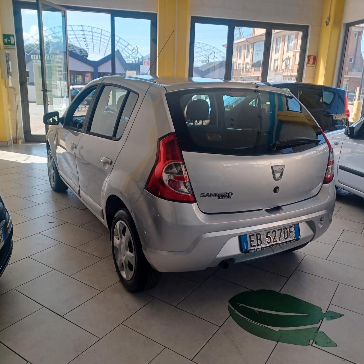 149.588 GPL DI FABBRICA SANDERO 1.4 PER NEOPATENTATI