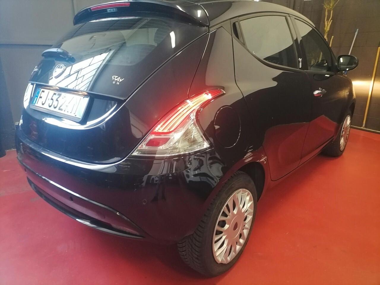 Lancia Ypsilon 1.2 69 CV 5 porte Unyca