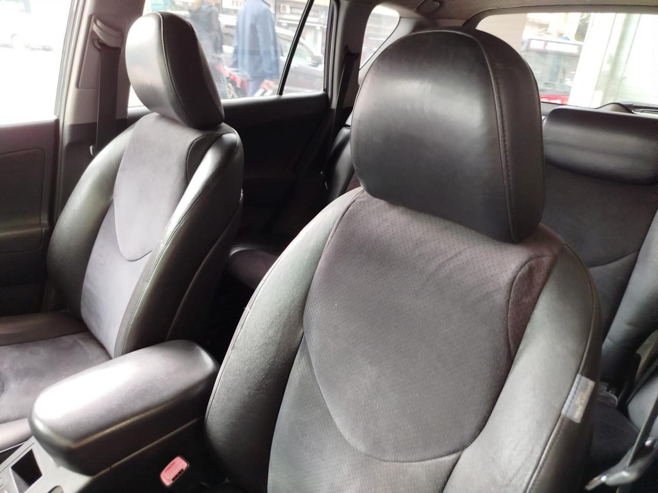 Toyota RAV 4 2.2 d-4d Exclusive 150cv