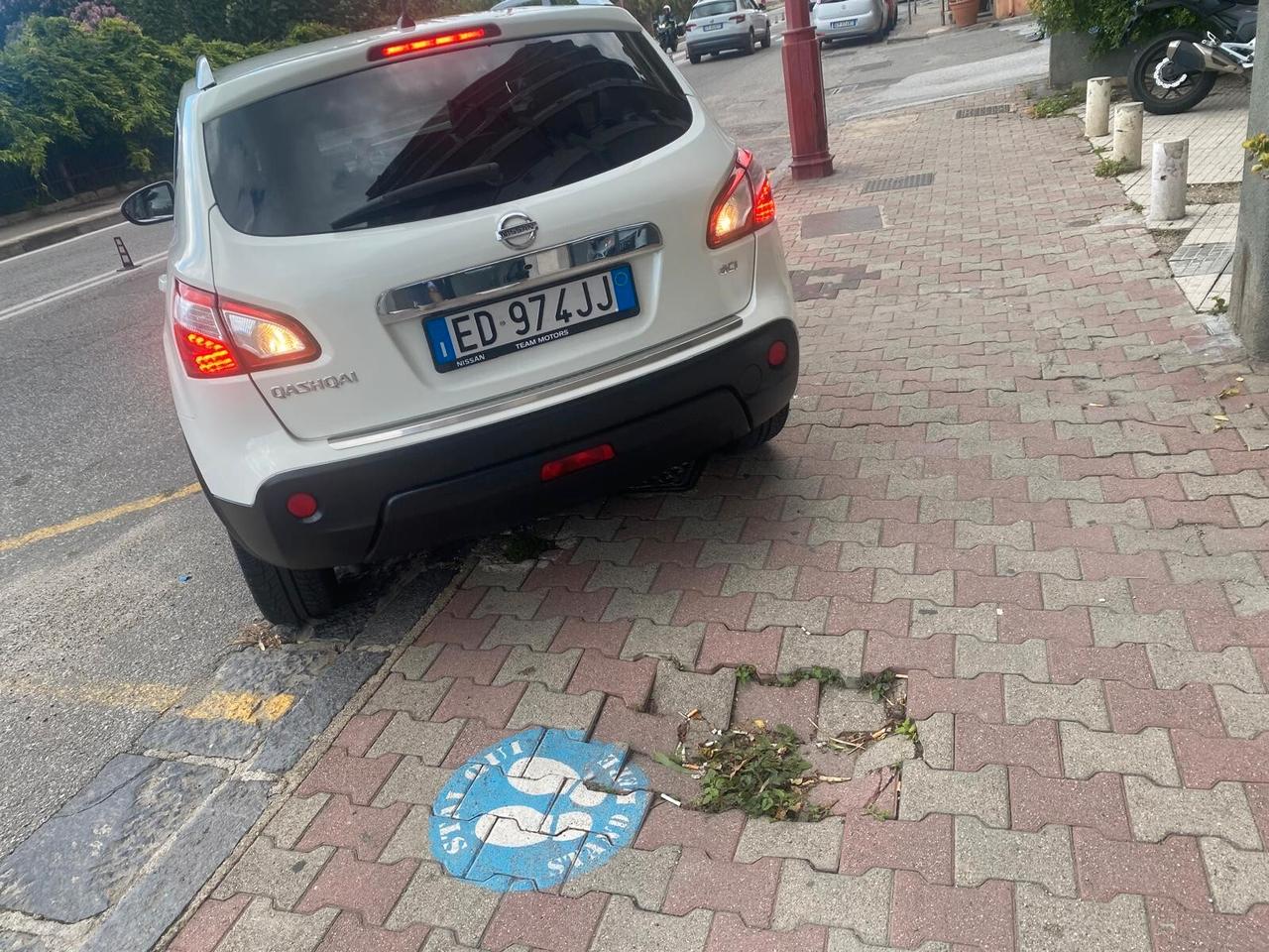 Nissan Qashqai 2.0 dCi DPF Tekna