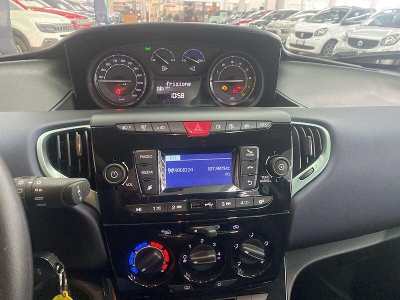 Lancia Ypsilon III 2015 1.0 firefly hybrid Gold s&s 70cv 5p.ti