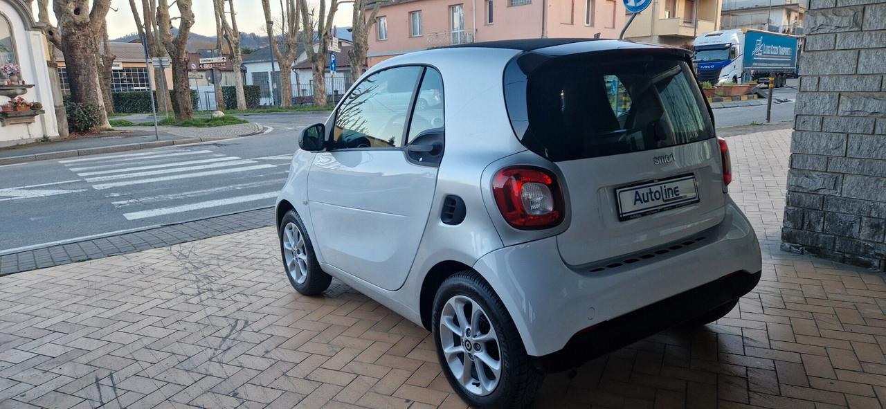Smart ForTwo 70 1.0 twinamic 68.565 km NAVI