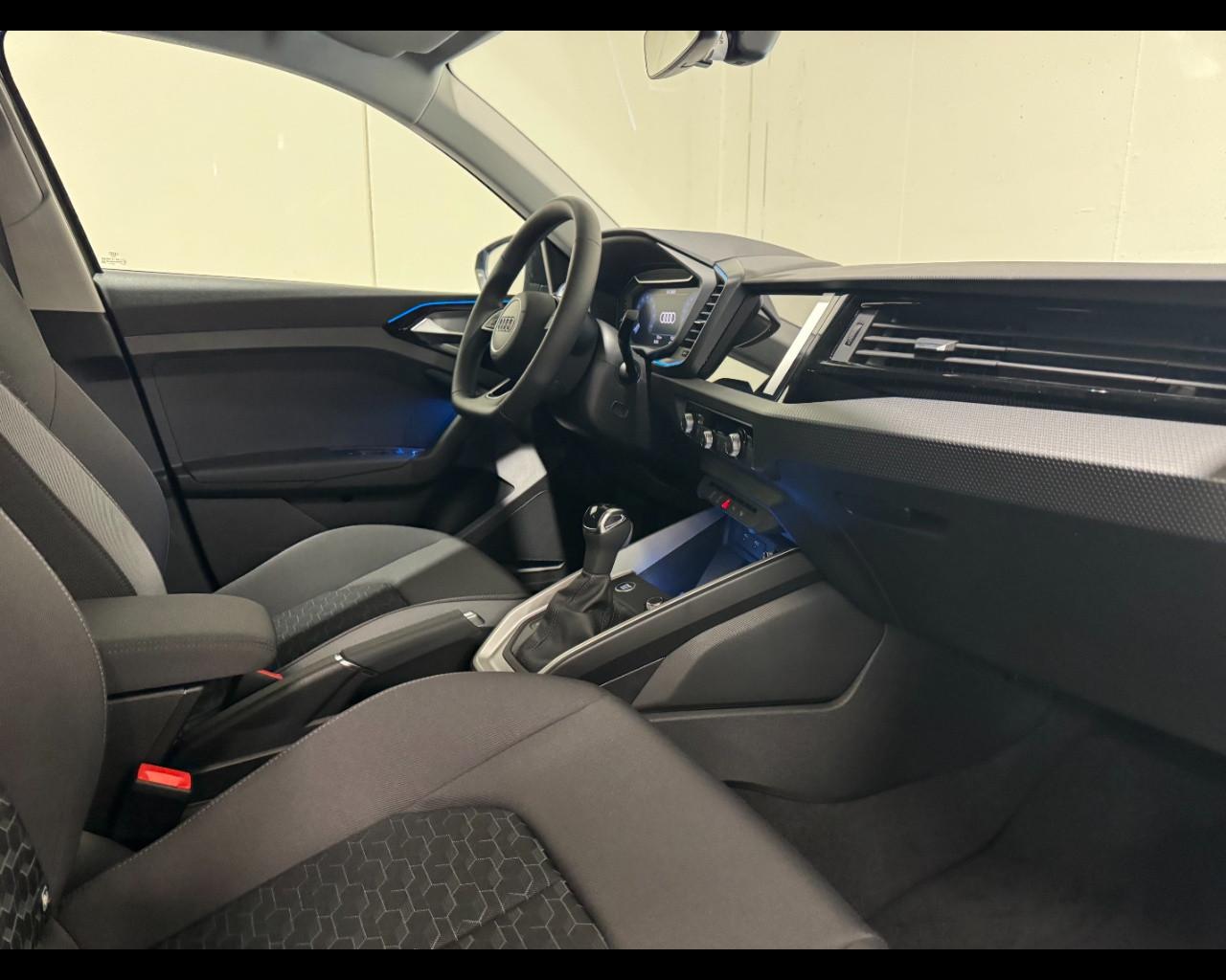 AUDI A1 SPORTBACK 30 TFSI S-TRONIC S LINE
