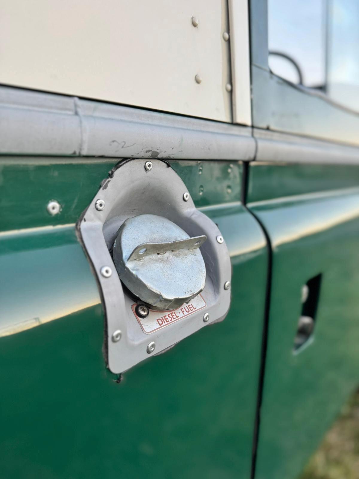 Land Rover Series III 88