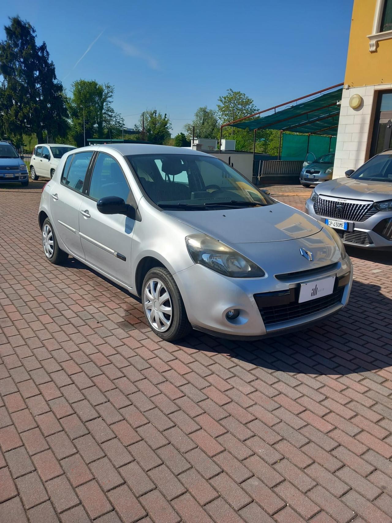 Renault Clio 1.2 16V 5 porte Confort