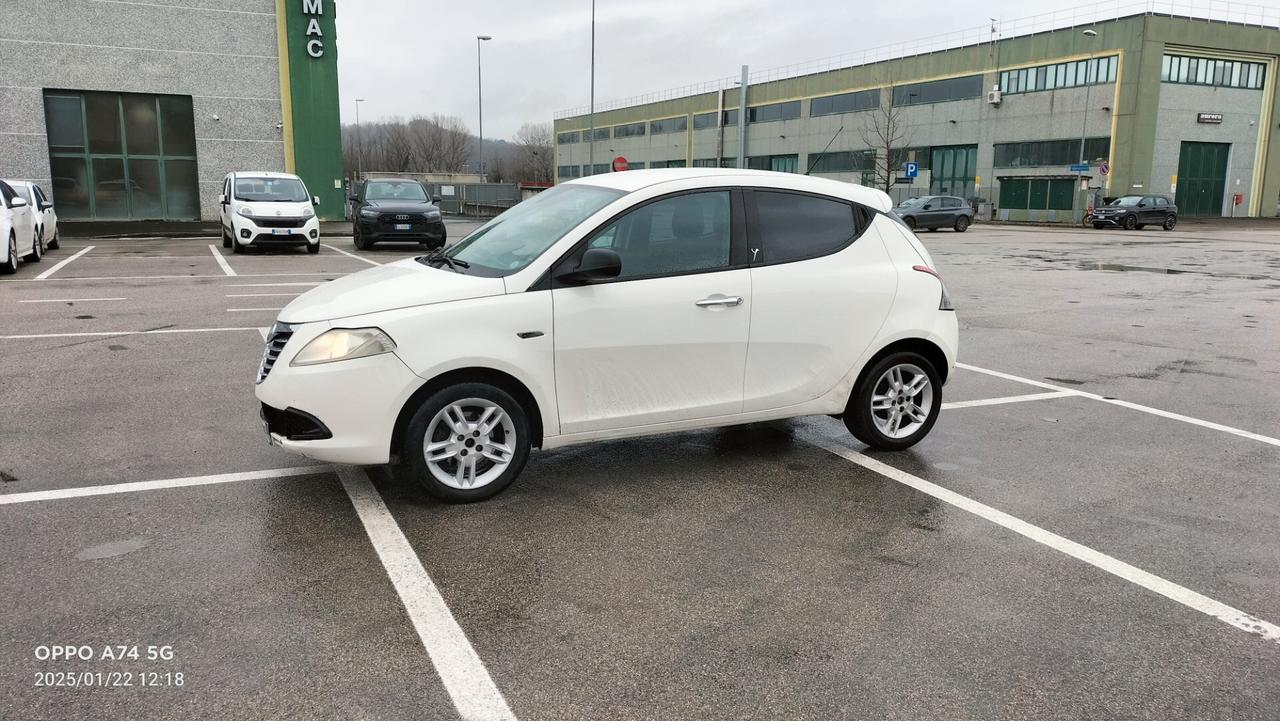 Lancia Ypsilon 1.2 69 CV Platinum