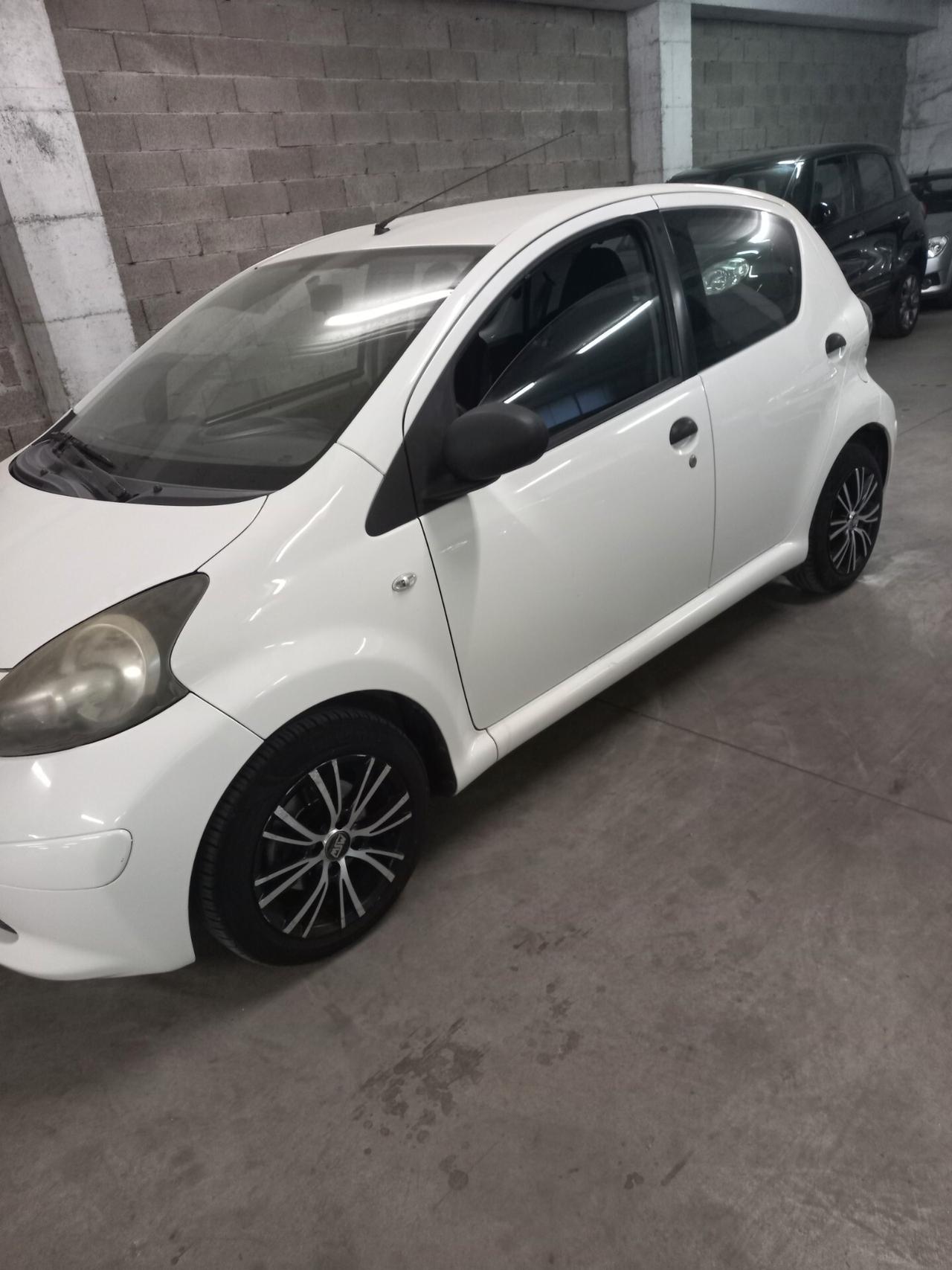 Toyota Aygo 1.0 12V VVT-i 5 porte Now