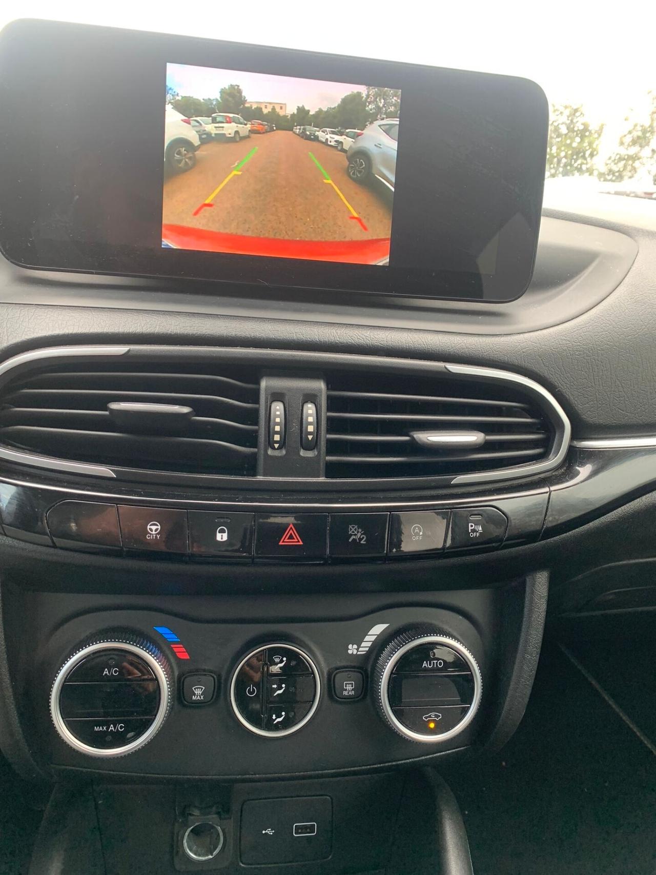 Fiat Tipo 1.0 5 porte Cross