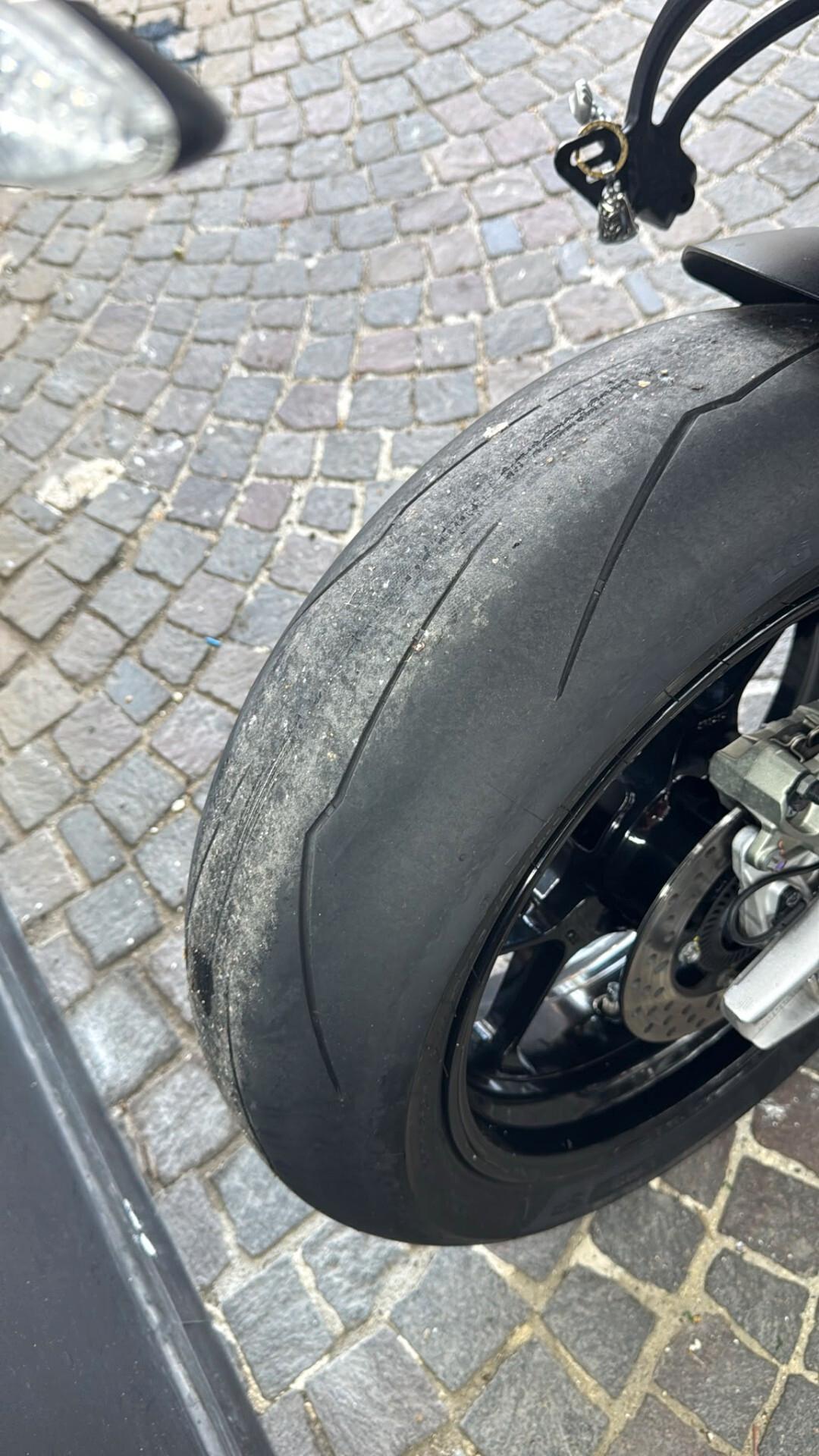 Aprilia Tuono V4 1100