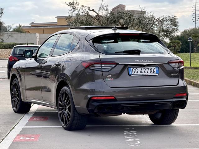 MASERATI Levante MY22 GRANSPORT+TETTO+BLACK PACK+PINZE GIALLE