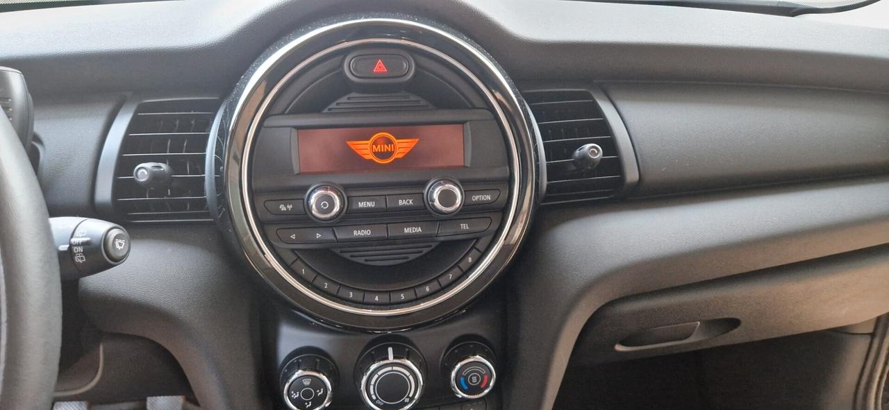 Mini 1.2 One 75 CV KM . 67.881 TAGLIANDATA UFFICIALE MINI