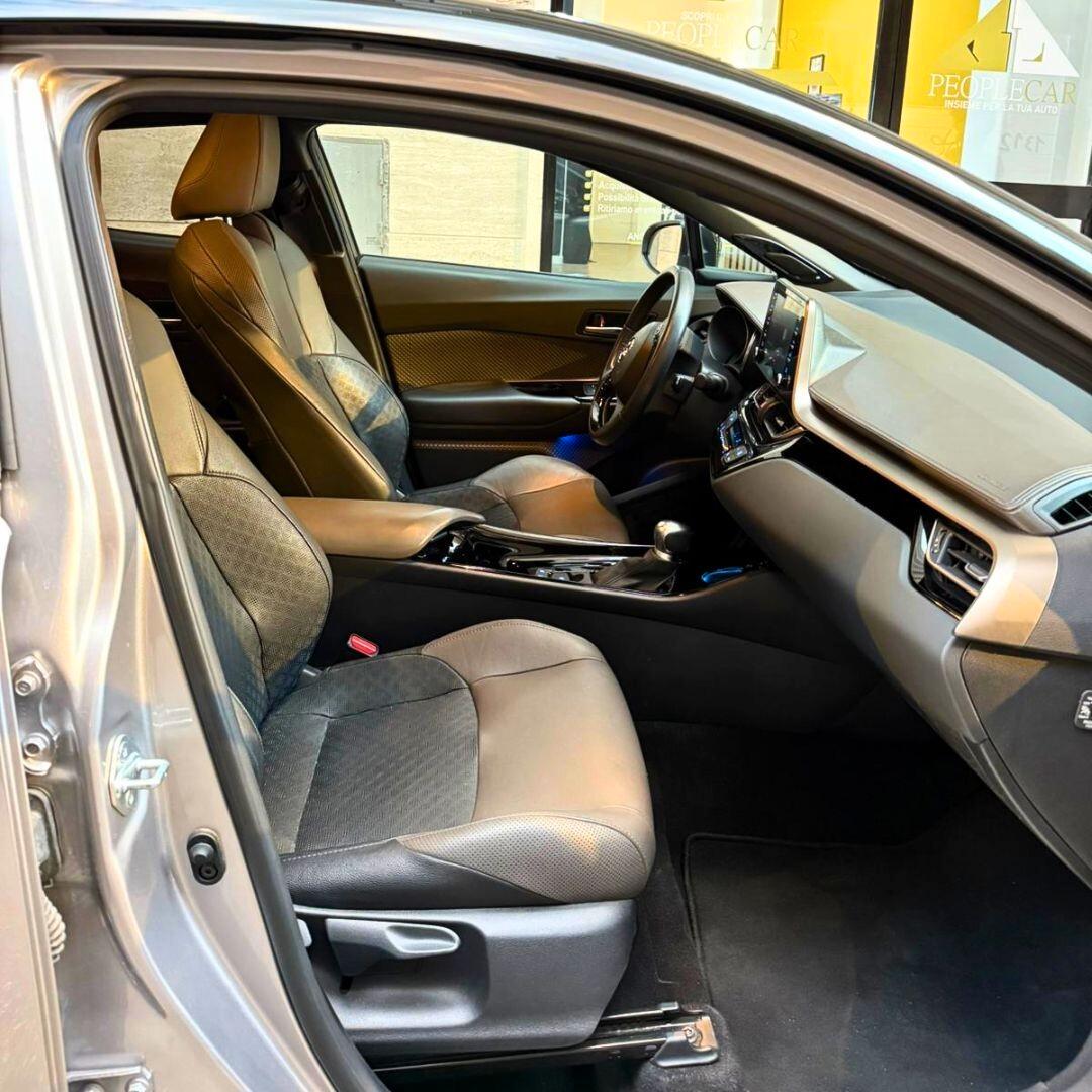 Toyota C-HR 2.0 Hybrid E-CVT Lounge **44000 KM**