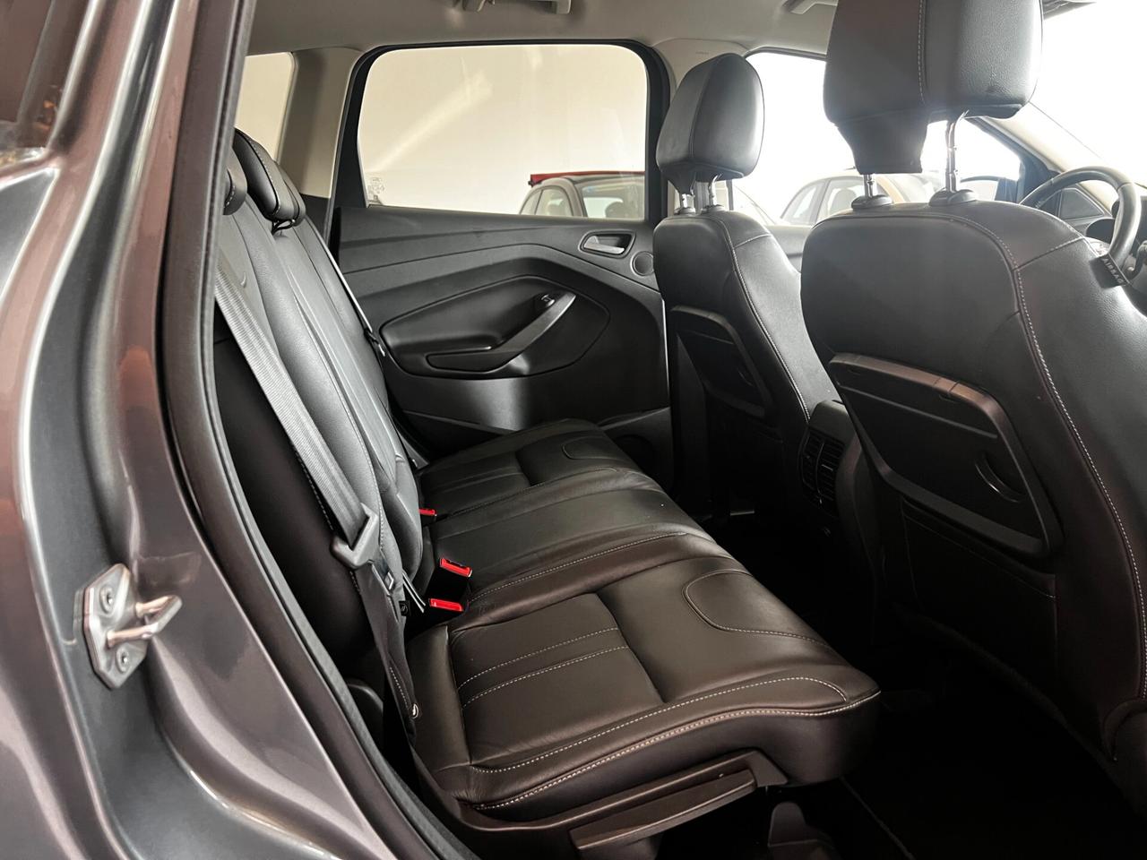 Ford Kuga 2.0 TDCI 163 CV 4WD Powershift Titanium