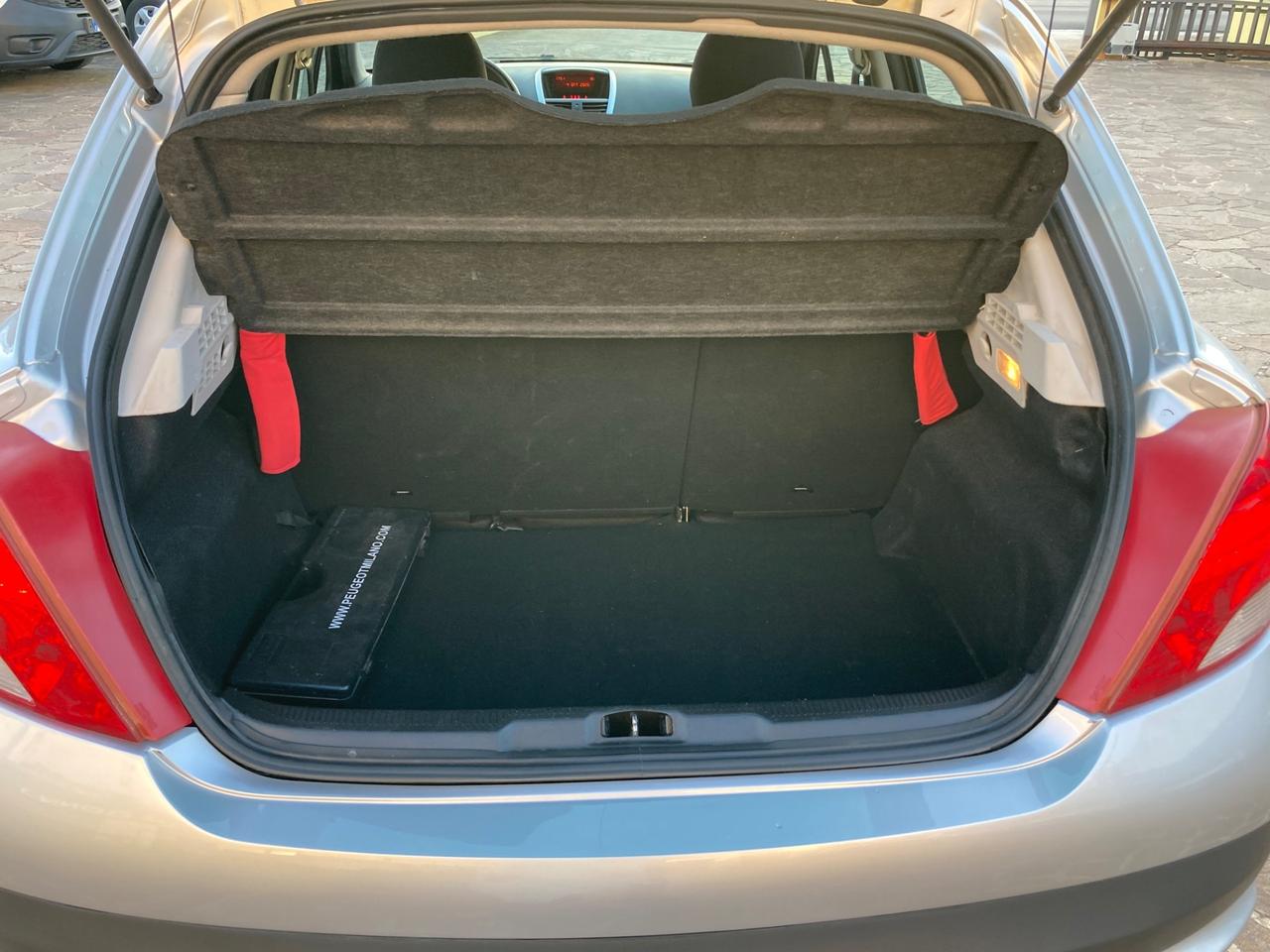 Peugeot 207 1.4 HDi 70CV 5p.