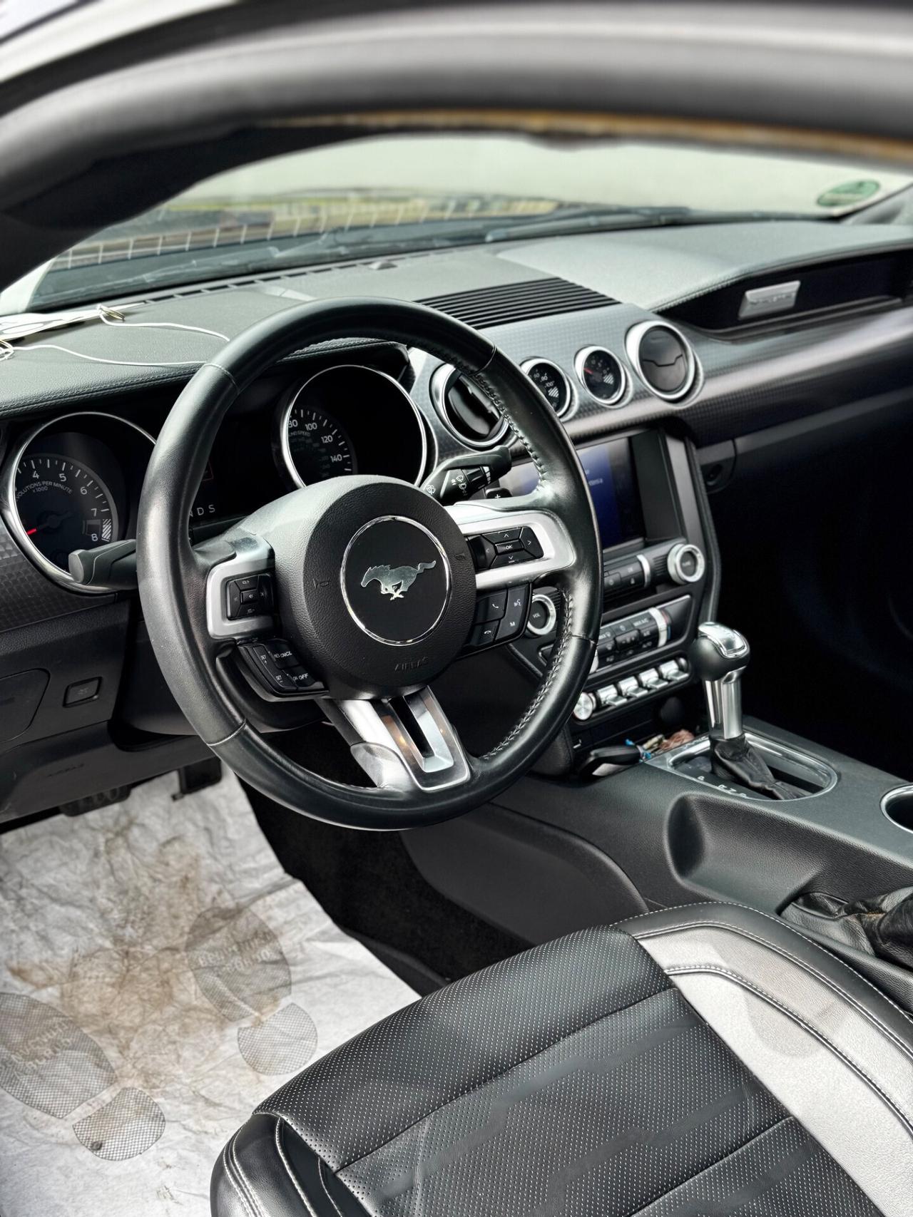 Ford Mustang GT 5.0 auto