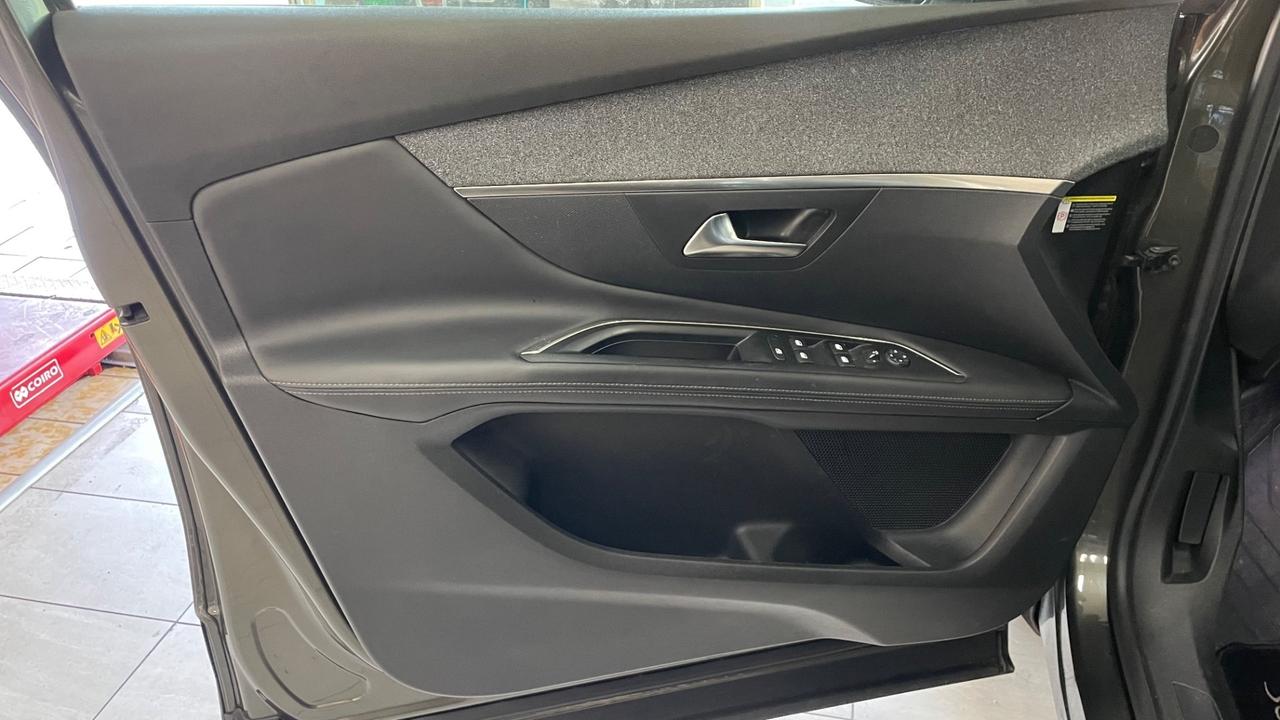 Peugeot 3008 BlueHDi 130 S&S Allure