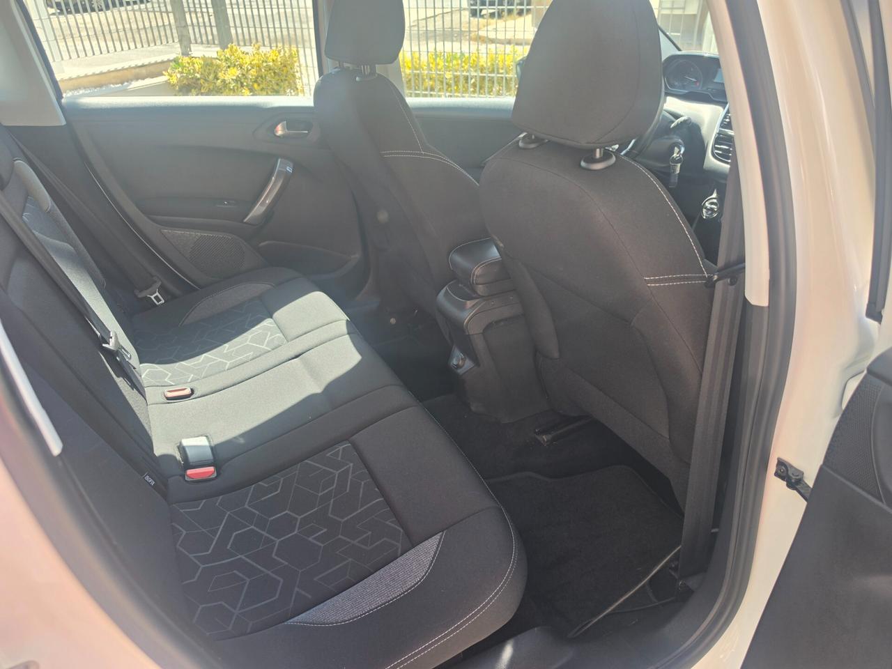 Peugeot 2008 BlueHDi 100 Active