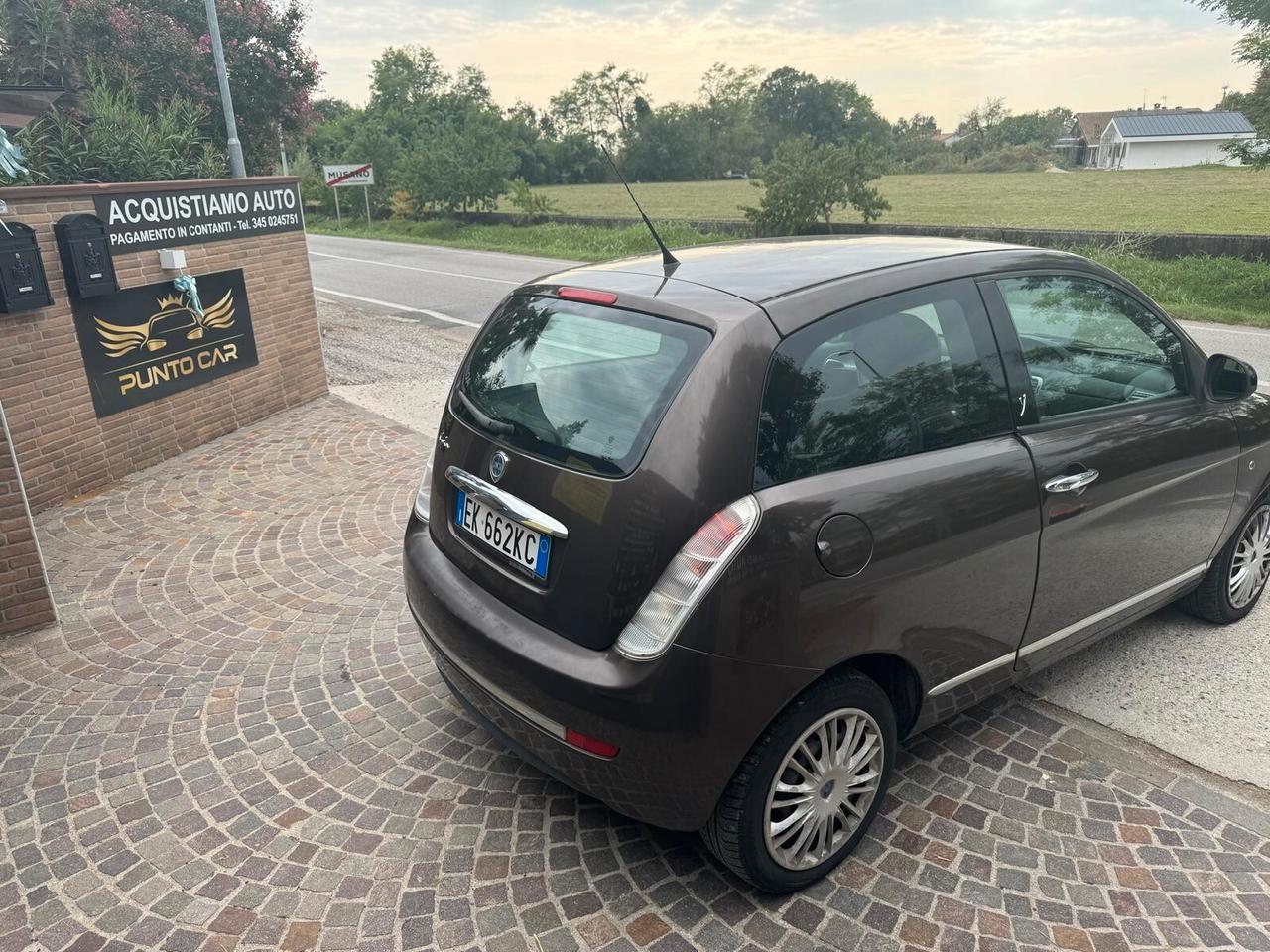 Lancia Ypsilon 1.2 69 CV Unyca