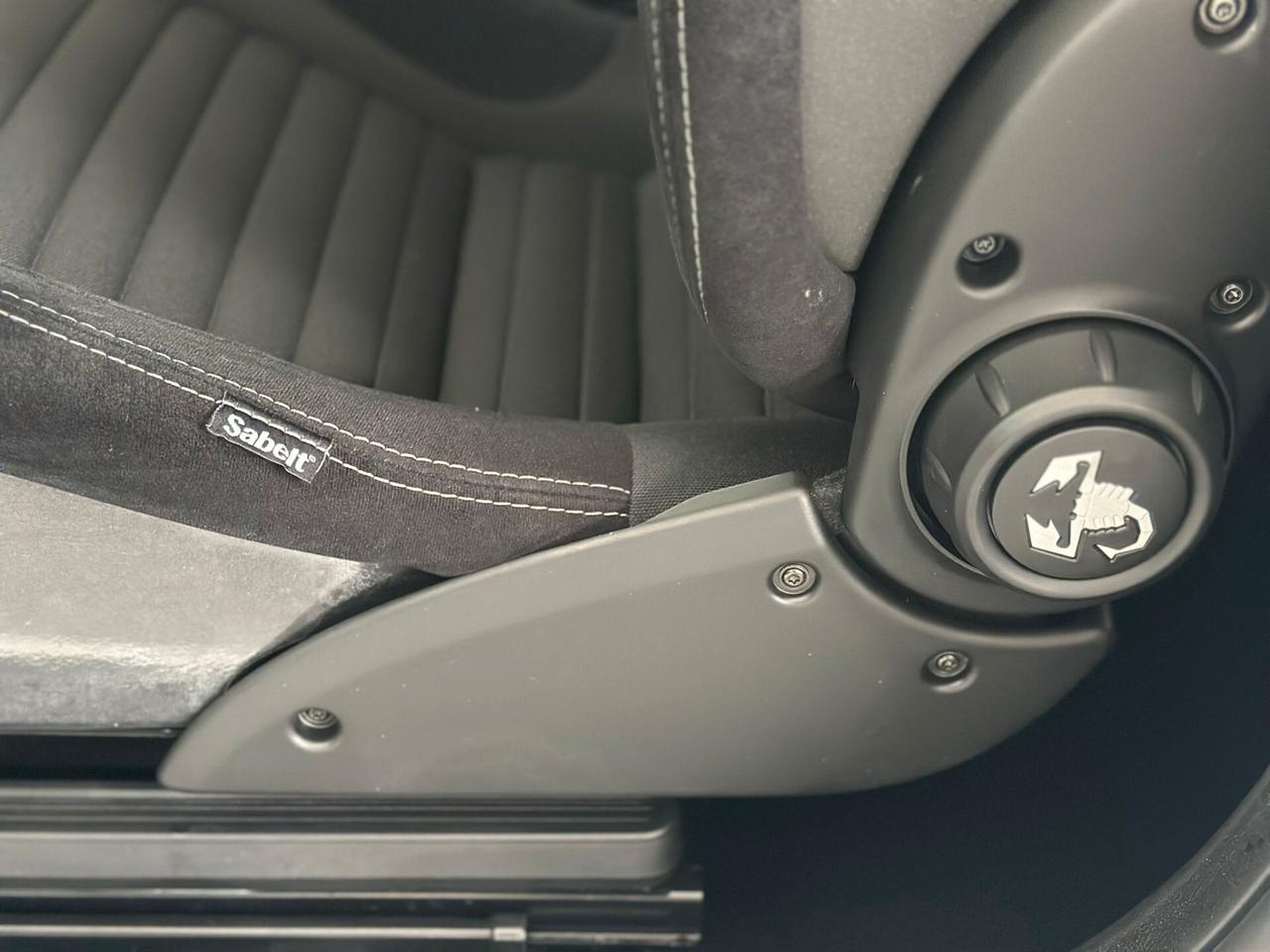 Abarth 695 1.4 180 CV KM0 2023