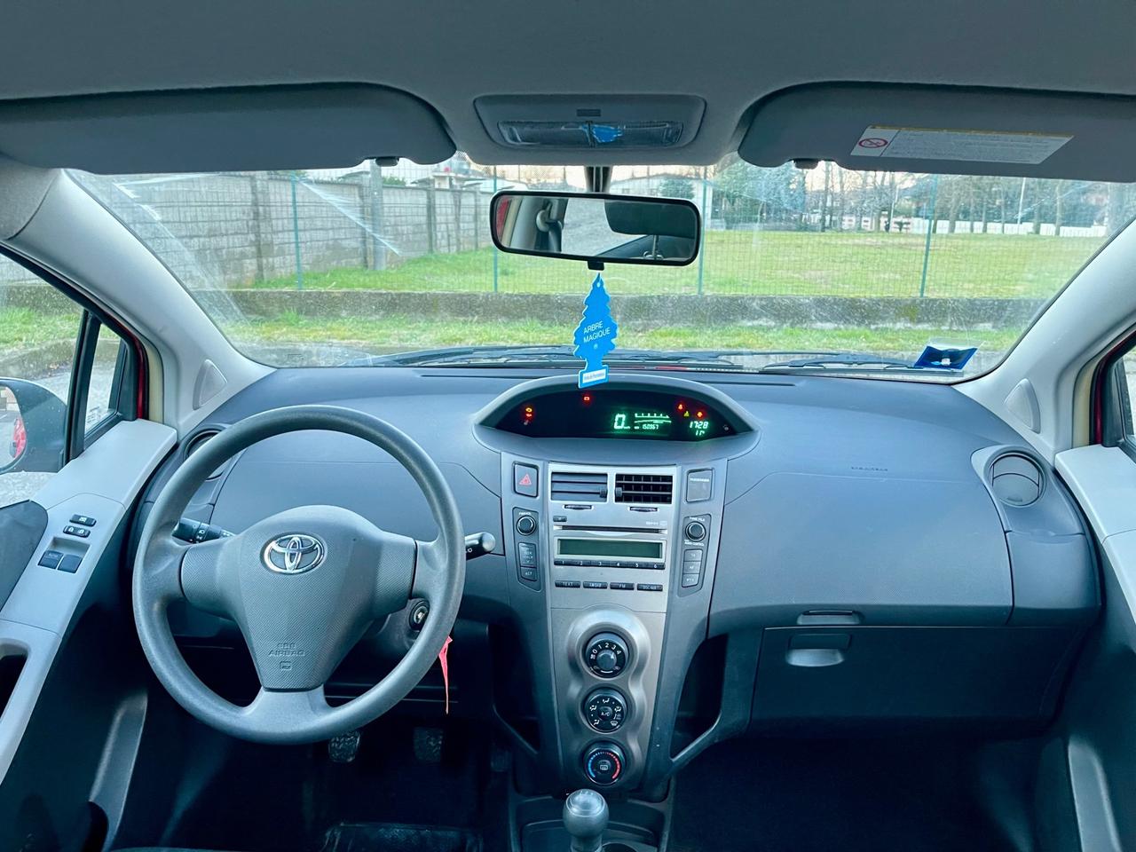 Toyota Yaris 1.0 5 porte