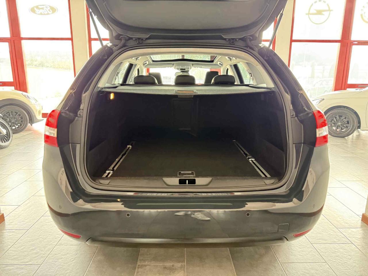 Peugeot 308 BlueHDi 150 S&S SW Allure