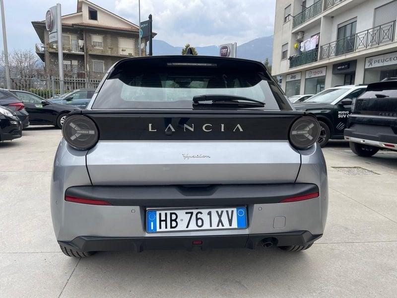 Lancia Ypsilon Ibrida Ibrida 100cv Ypsilon e-DCT extrascomnto 1000 € in caso di finanziamento