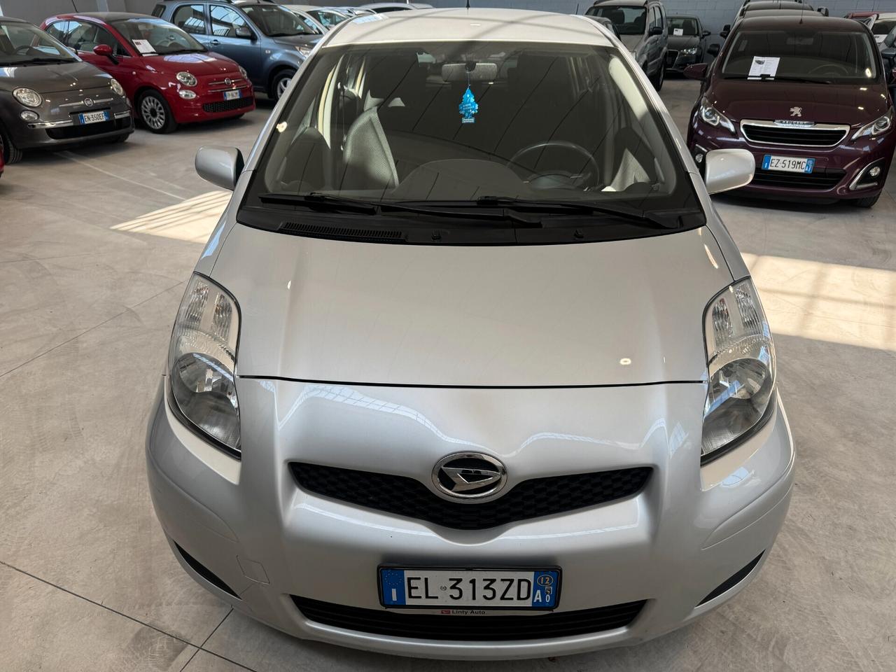 Daihatsu Charade 1.3 B You Five TOYOTA YARIS