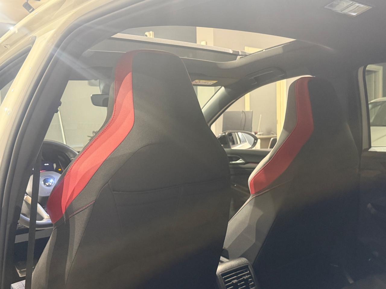 Volkswagen Golf GTI 2.0 TSI BlackStyle