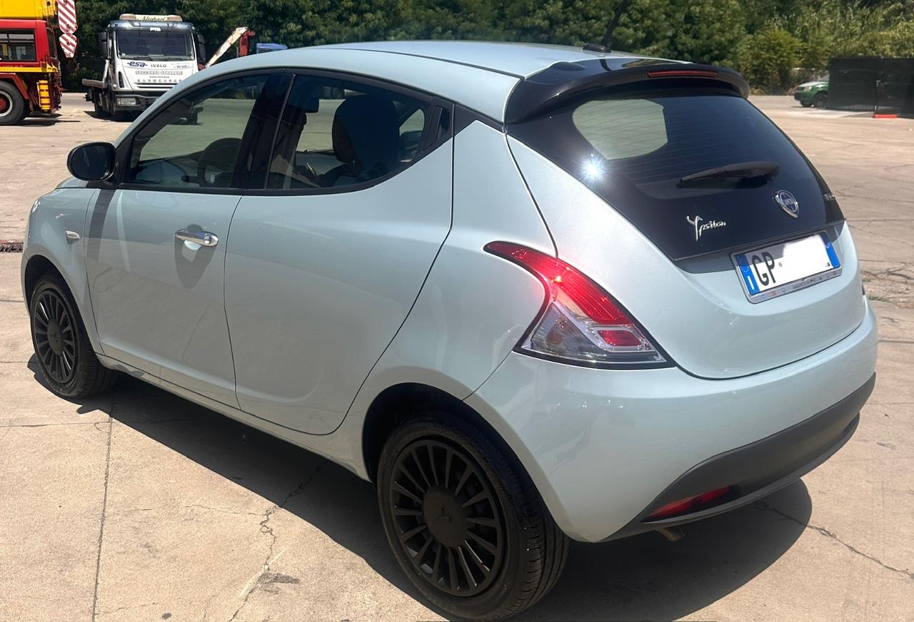 Lancia Ypsilon 1.0 FireFly 5 porte S&S Hybrid Gold