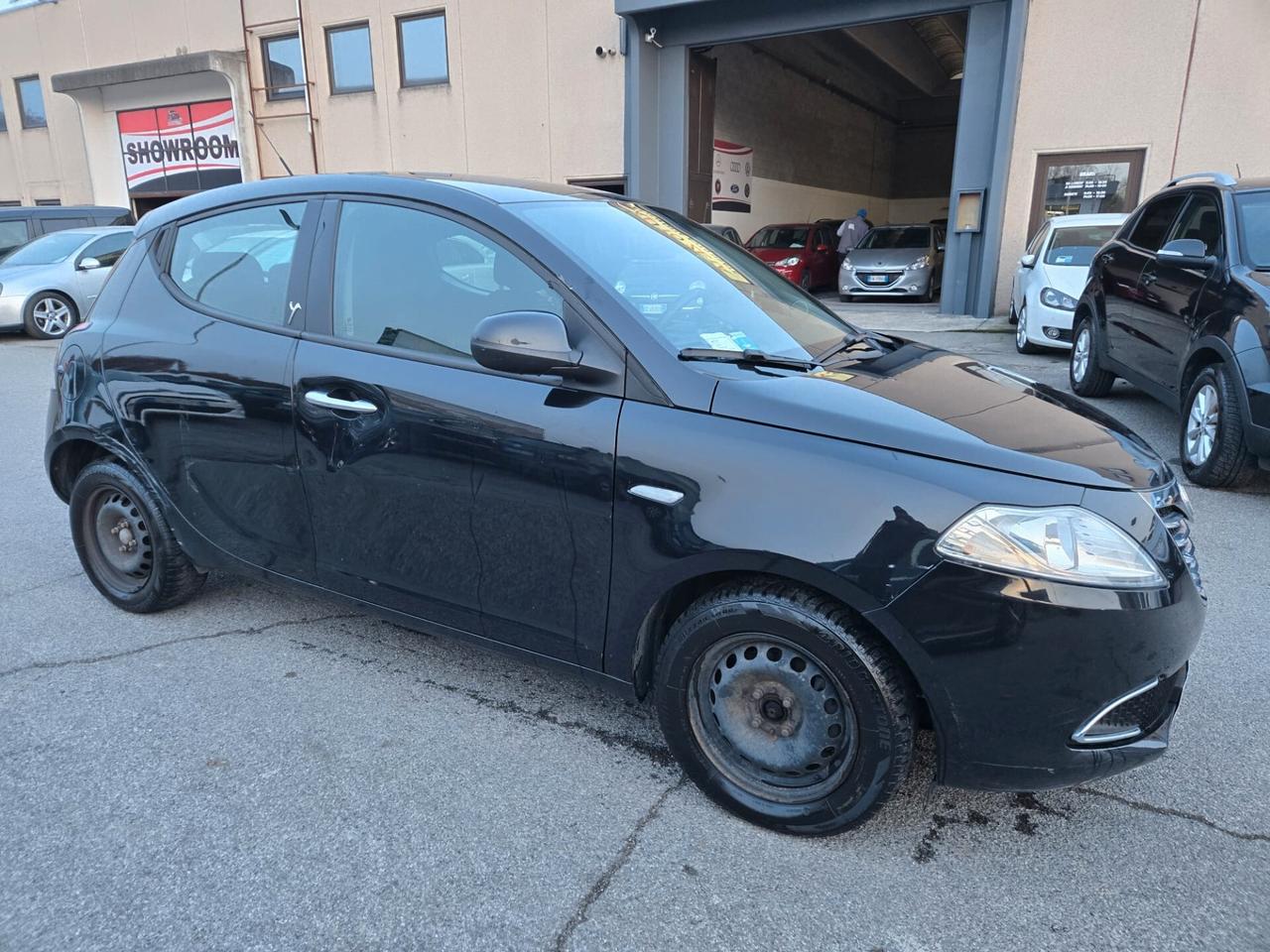 Lancia Ypsilon 0.9 TwinAir 85 CV 5 porte S&S Gold