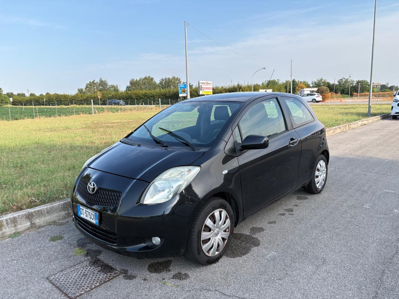 Toyota Yaris 1.3 87cv benzina neo patentati