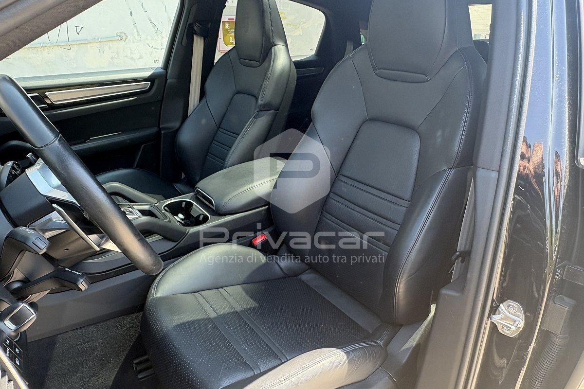 PORSCHE Cayenne Coupé 3.0 V6 E-Hybrid Platinum Edition