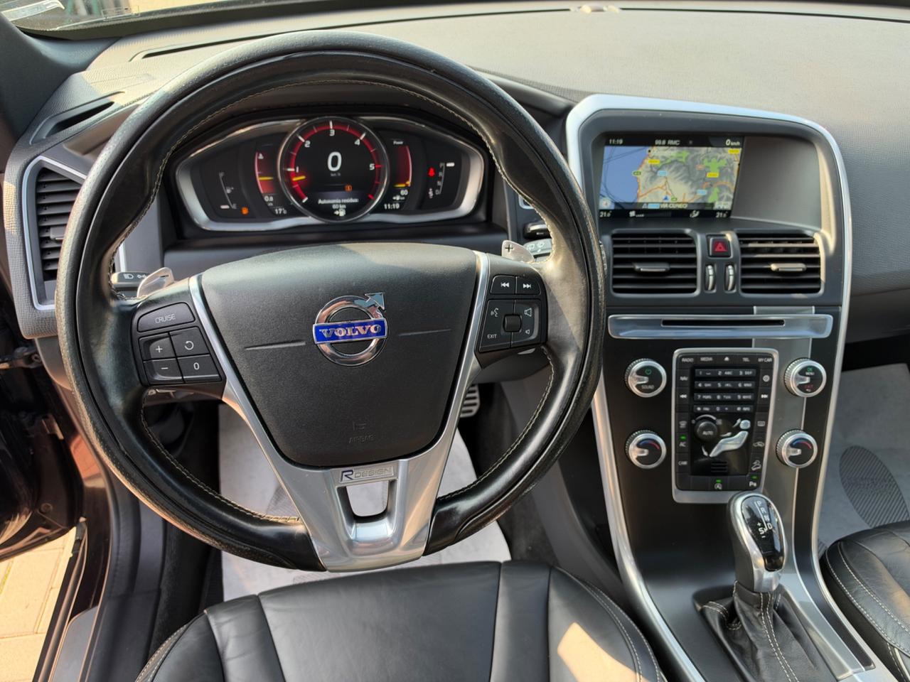 Volvo XC 60 D5 AWD Geartronic R-design Momentum